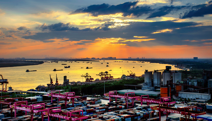 金控集团投资建设长江国际航运金融港。 资料图片
