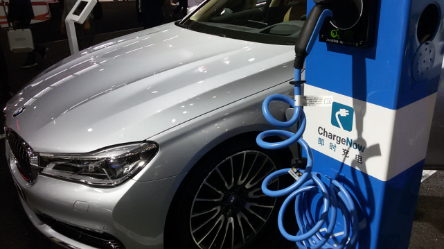 大力发展新能源车,是车企在中国市场保持增长的有效途径之一。(来源:第一财经)