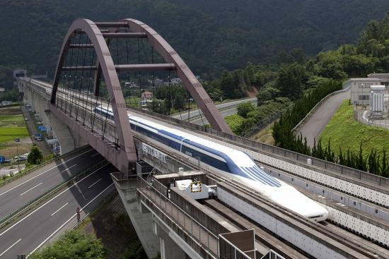 日本山梨磁浮试验线载人行驶的最高时速纪录为603公里。来源：日本山梨县官网