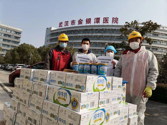 伊利物资顺利抵达武汉市金银潭医院